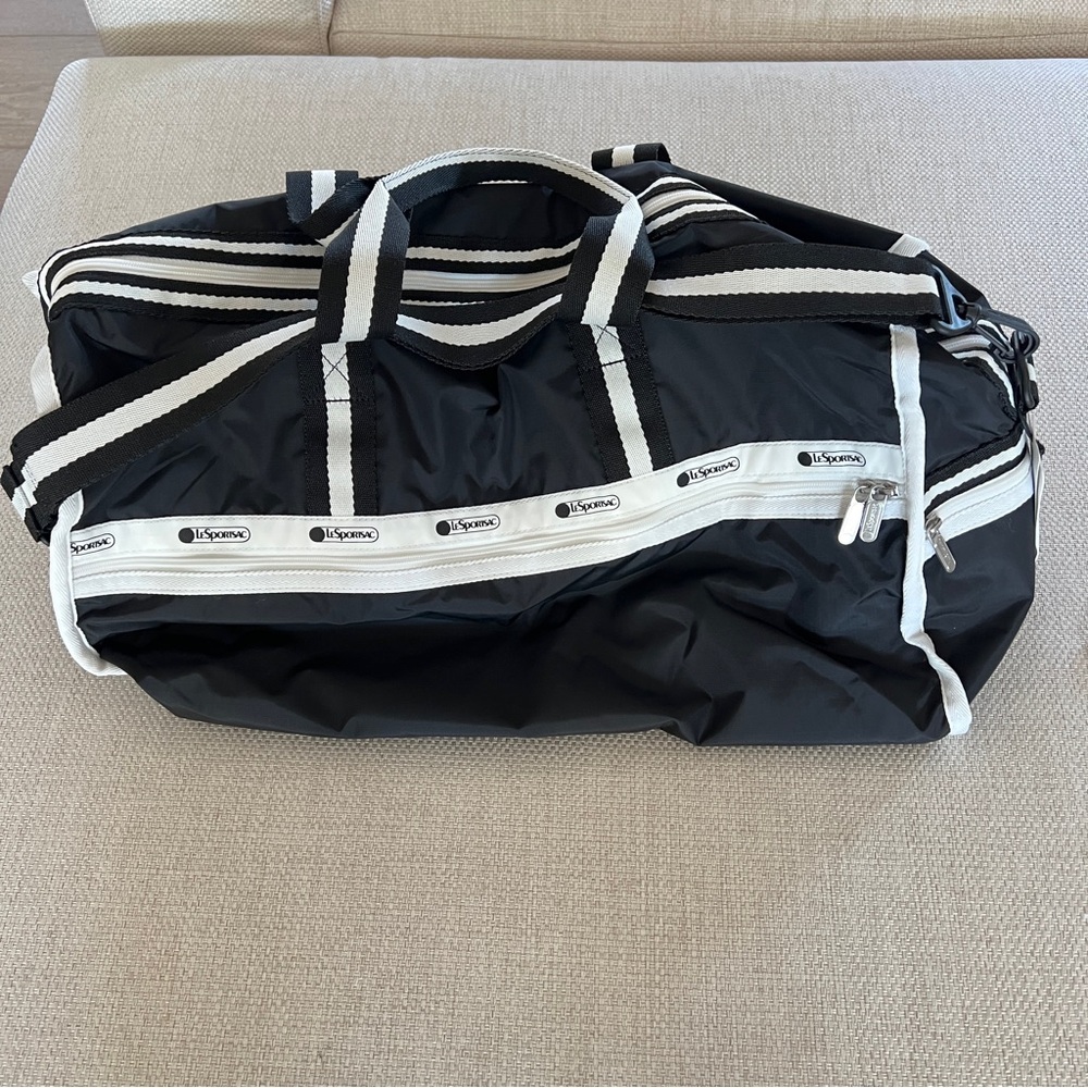 NWT DELUXE LARGE WEEKENDER LeSportSac in Spectator Black